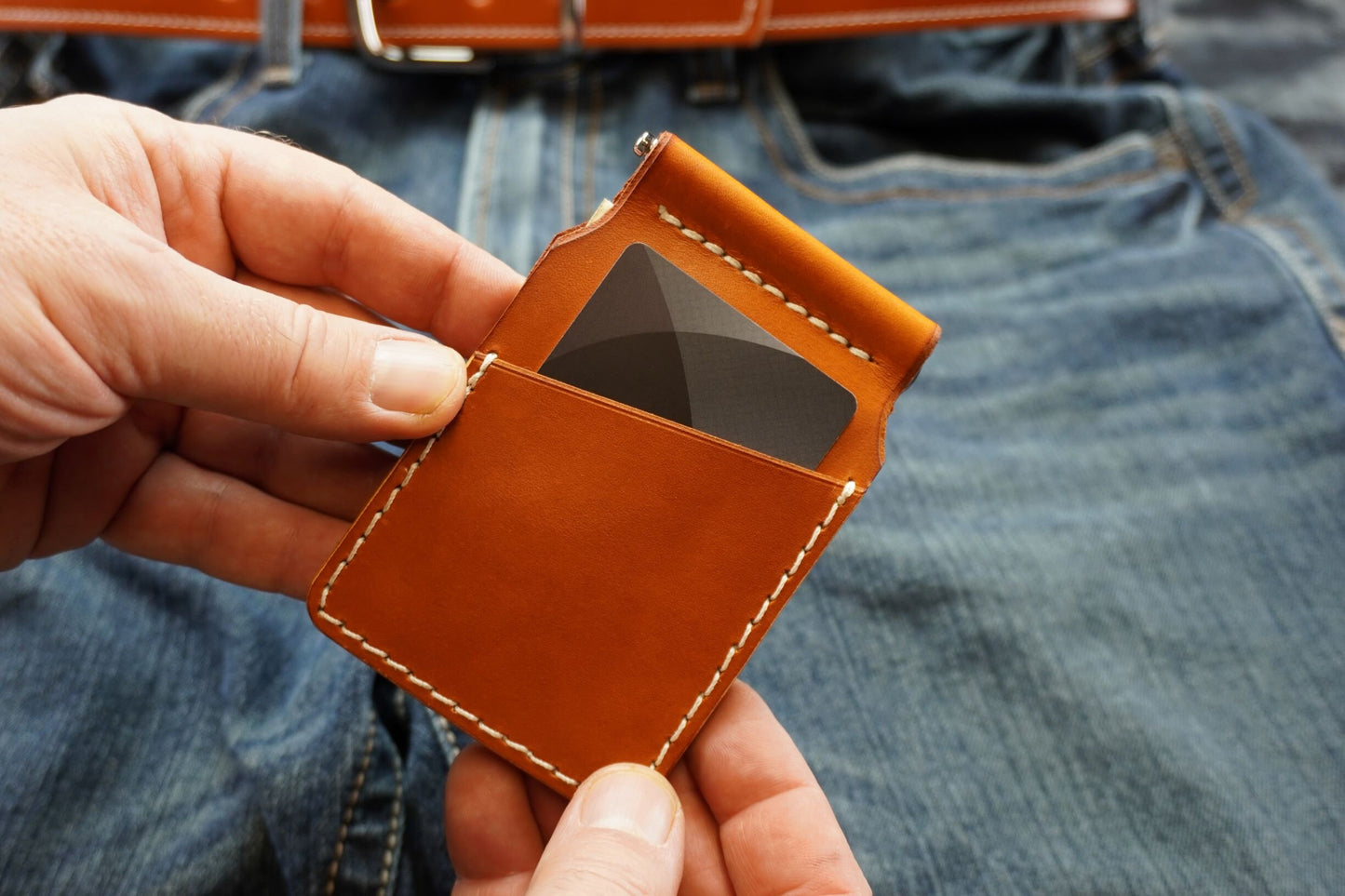 Minimalist Leather Front Pocket Wallet with Money Clip