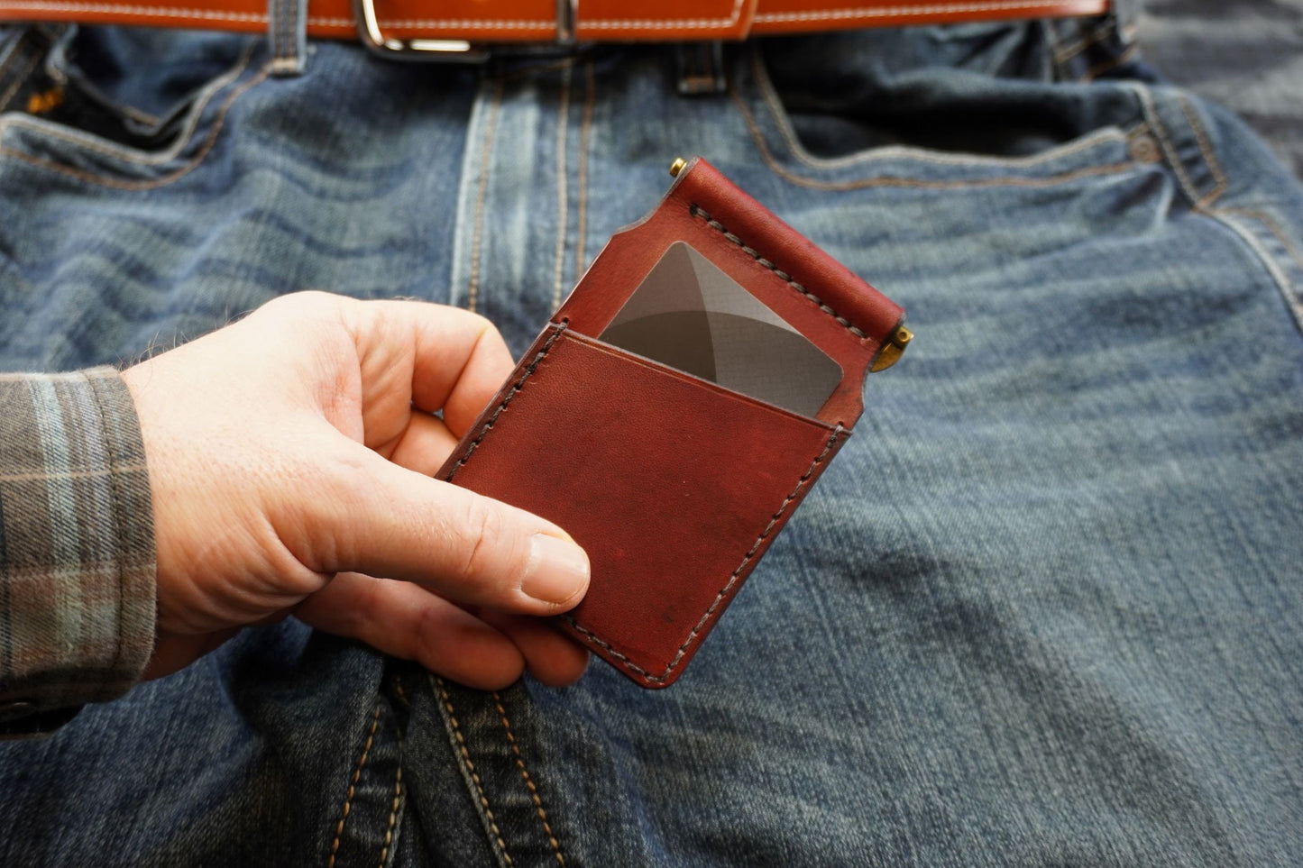 Minimalist Leather Front Pocket Wallet with Money Clip