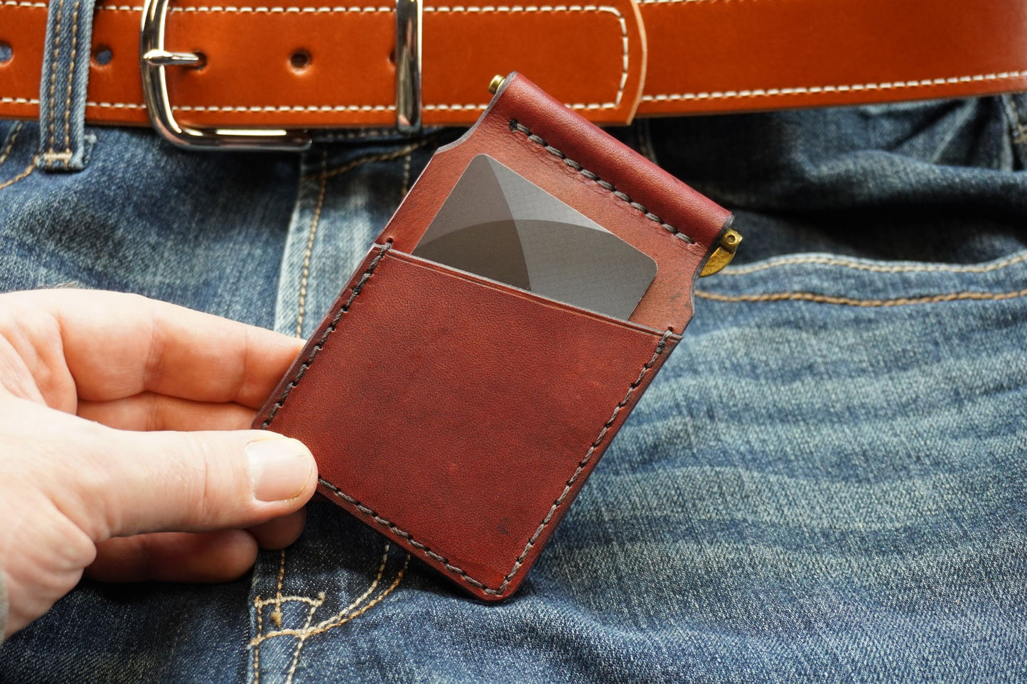 Minimalist Leather Front Pocket Wallet with Money Clip